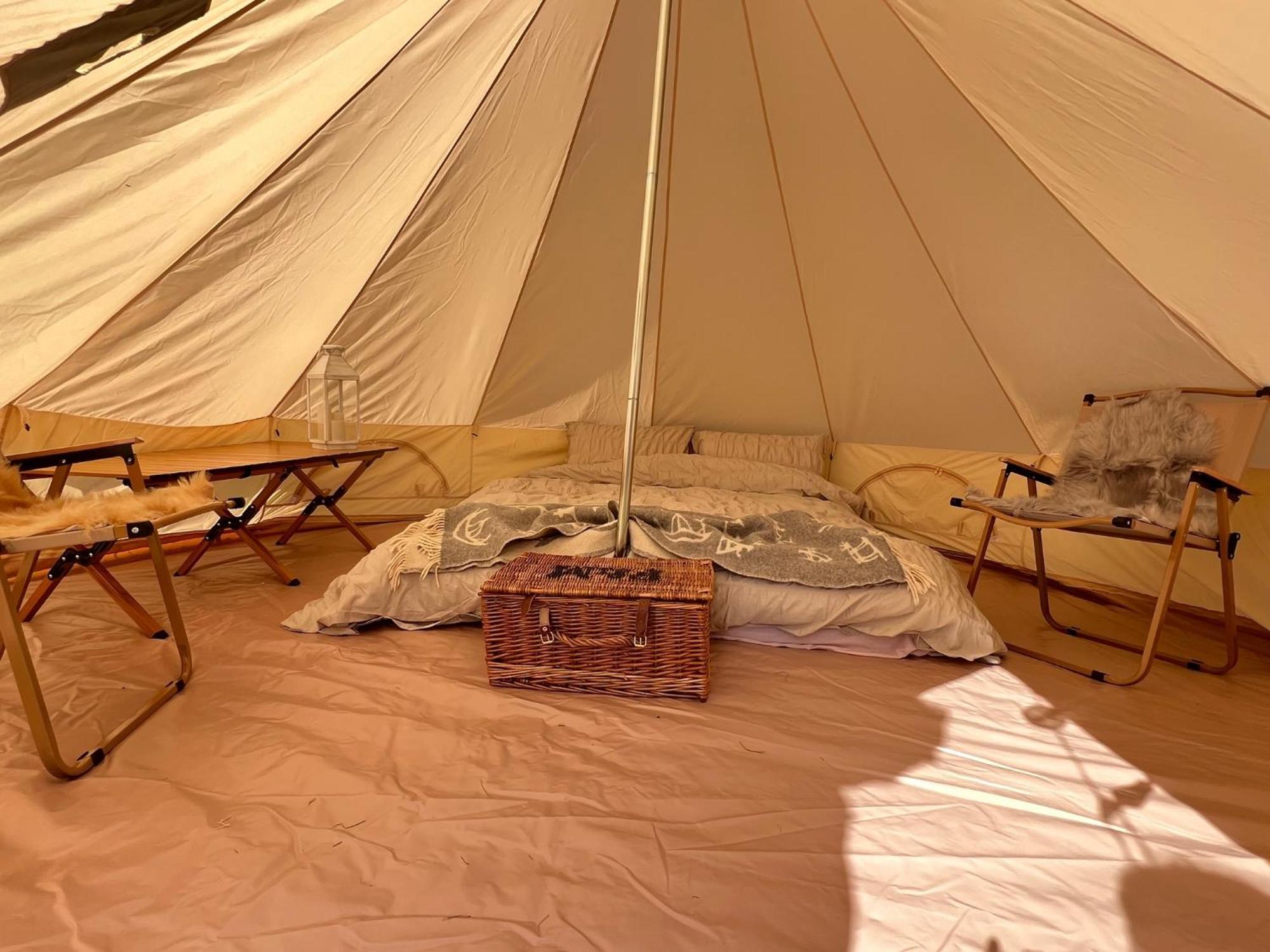 Bell Tent 4M And 7M Fossewold Cotswold Camping Moreton-in-Marsh Exterior foto