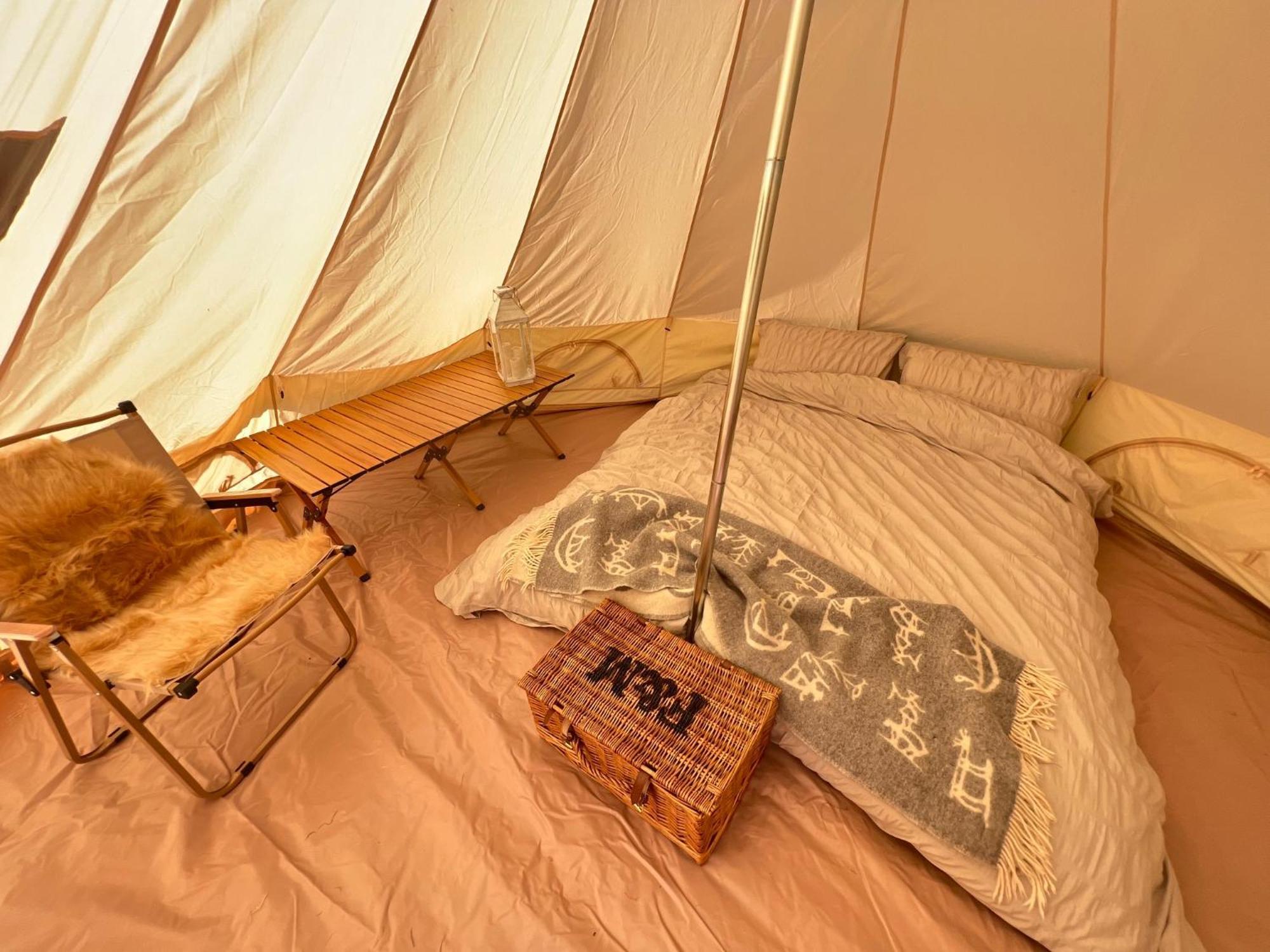 Bell Tent 4M And 7M Fossewold Cotswold Camping Moreton-in-Marsh Exterior foto